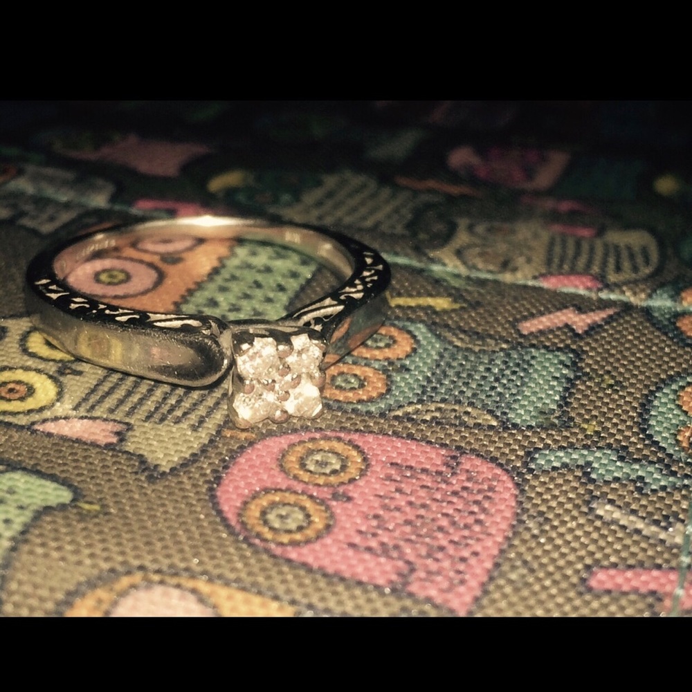 Beautiful size 8.5 diamond keepsake ring